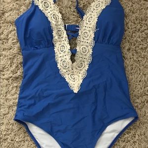 New with tags Cupshe bathing suit.